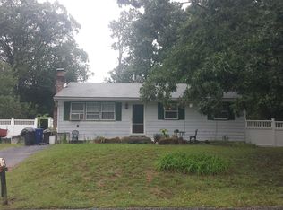 402 Timberline Dr, Mount Laurel, NJ 08054