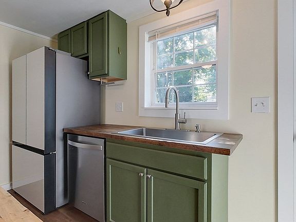 4th image of 50 Whiting St