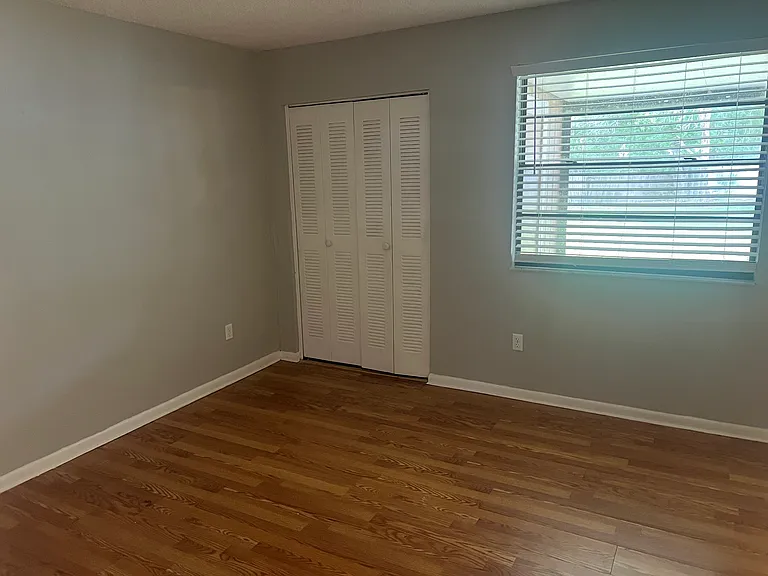 10101 Lake Oak Cir — Photo 8