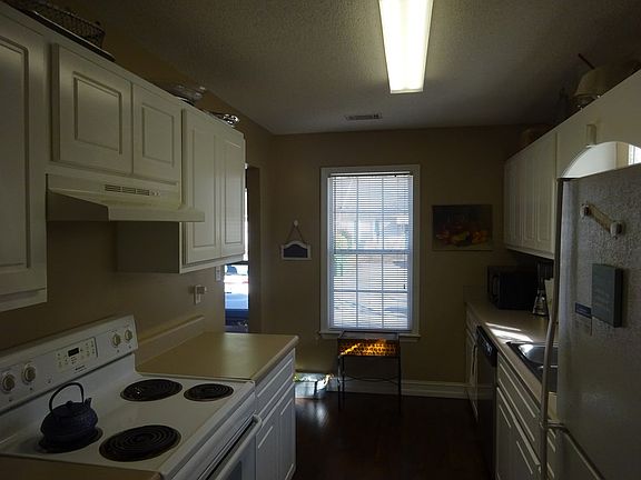 3rd image of 128 Saint Kitts Ct