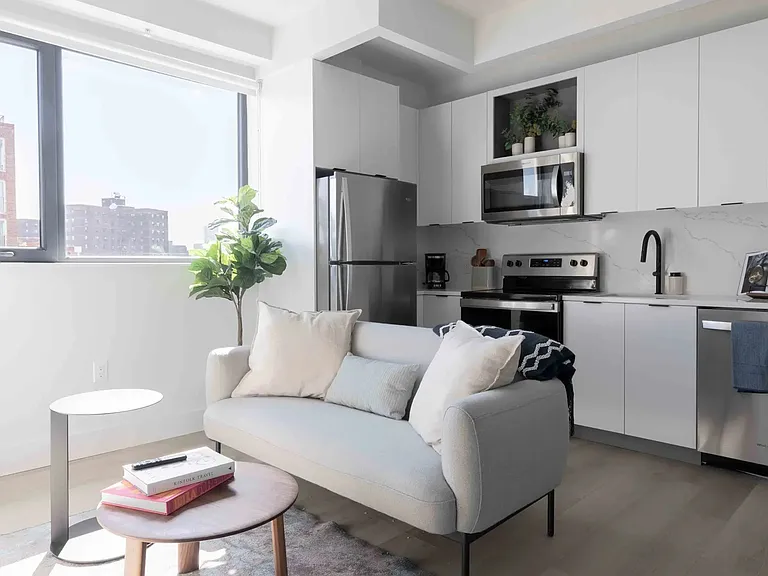 RSV-8G-LivingRoom-03-600KB