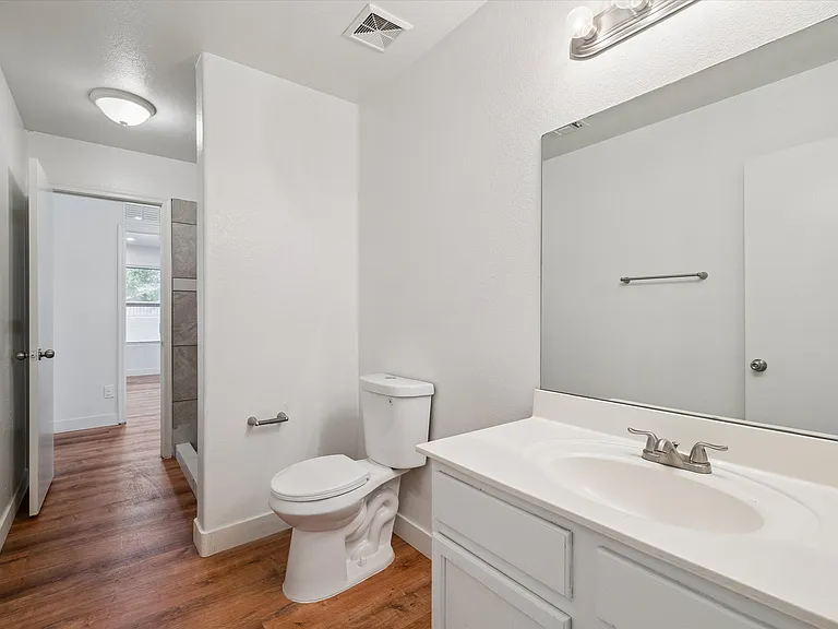 2233 W Alta Vista Rd — Photo 8