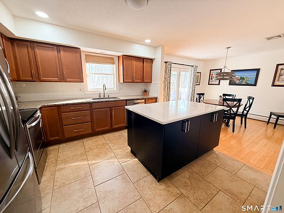 5th image of 31 Kendall Circle