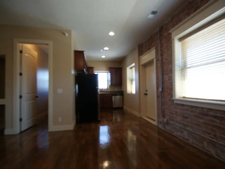 2934 Leavenworth St — Photo 40