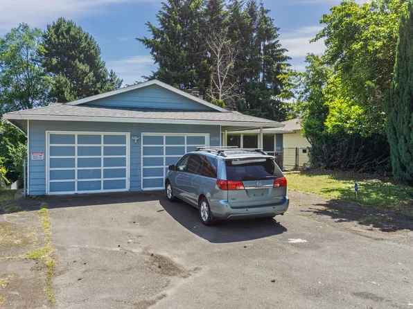 12750 27th Ave NE, Seattle, WA 98125