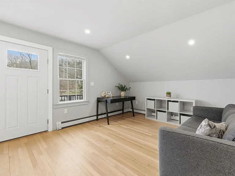 32 Allandale St #2 — Photo 4