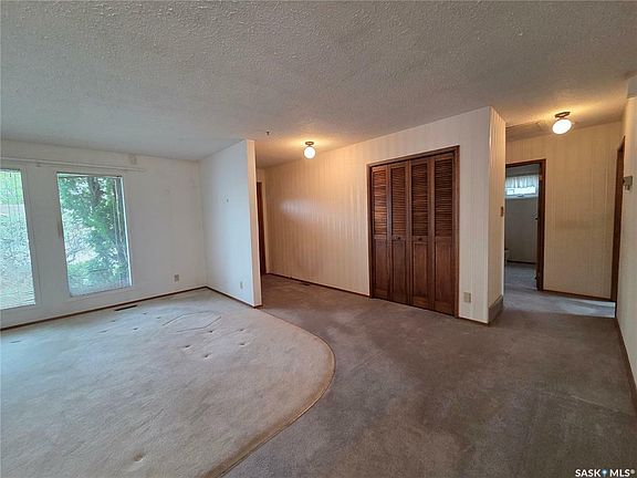 4th image of 2206 Douglas Ave
