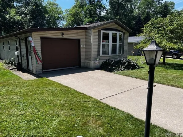 3926 Lockport Olcott Lockport Town, Lockport, NY 14094