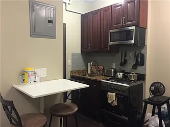 Rented by R New York