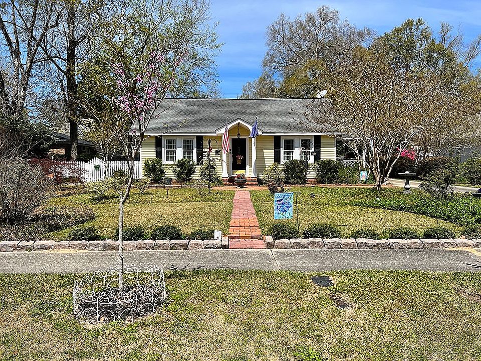 1st image of 536 W College Ave