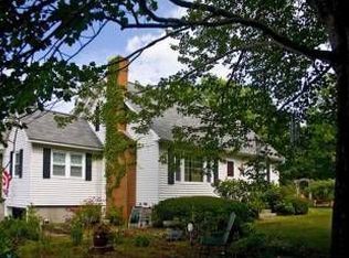 5 Anderson Cir, Londonderry, NH 03053