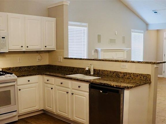2nd image of 1091 Pine Acre Dr