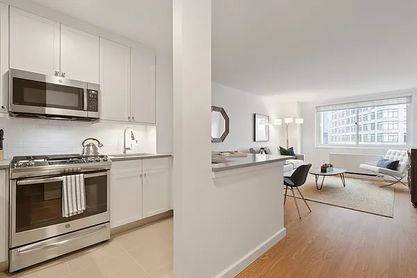 Rented by Greystar | media 3