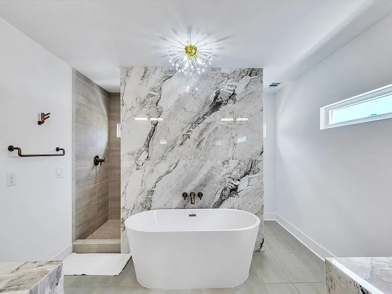 158 Bluffside Cir — Photo 37