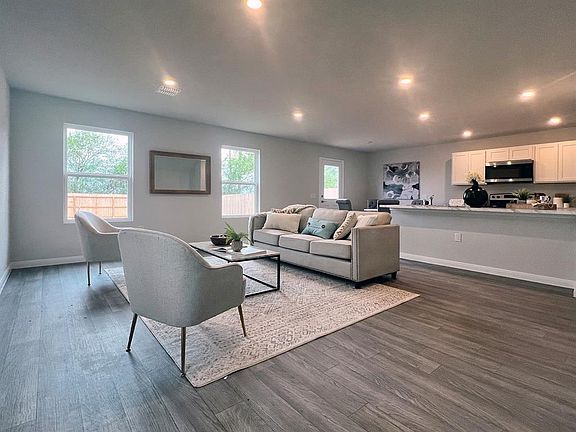 5th image of 3913 Northridge Rd