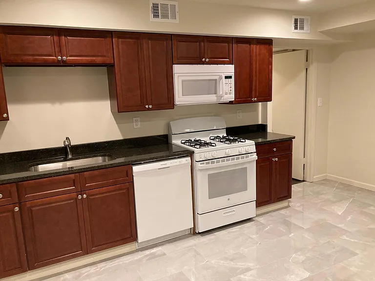 1000 Cedar Ave #4 — Photo 7