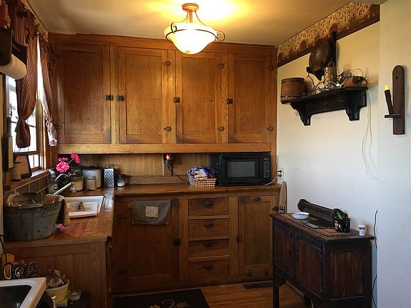 3rd image of 2625 Elm Ave