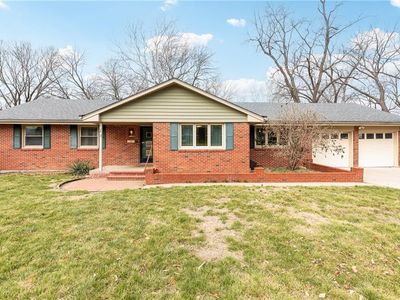 6138 Hemlock St, Overland Park, KS, 66202