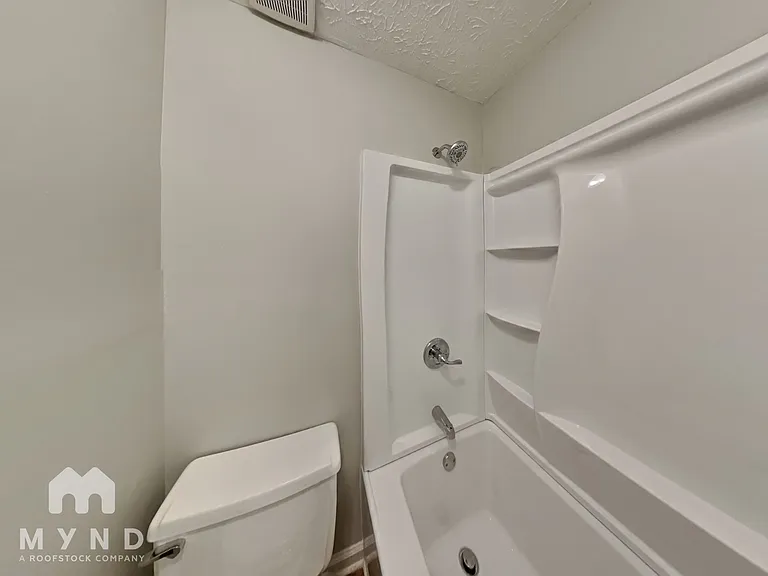 3050 Brook Hollow Dr — Photo 19