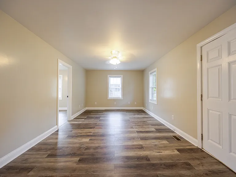 2621 W Willow Dr — Photo 4
