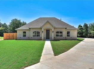 2126 Waterloo Pl, Denison, TX 75020