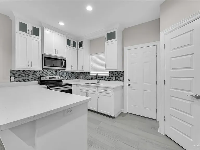1602 Playa Dr #2 — Photo 7