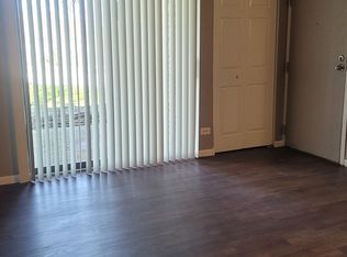 2270 W Nichols Rd #A, Arlington Heights, IL 60004