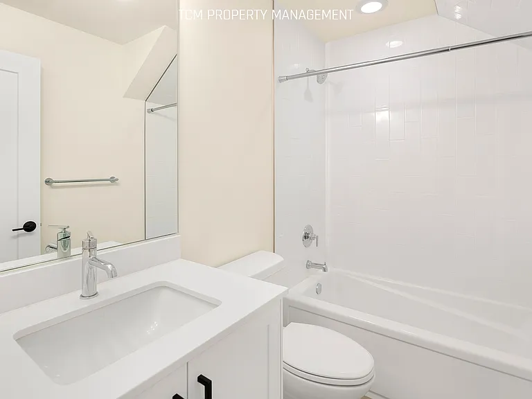 2024 NE 85th St #C — Photo 18
