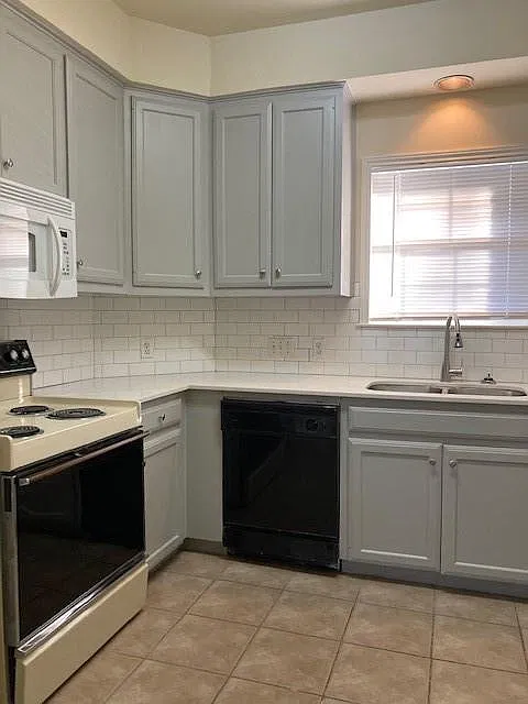 2 bed, 1.5 bath, 816 sqft, $1,400 — Photo 4