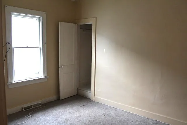 561 Gordon Ave — Photo 3