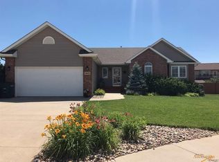 9910 Green Point Ct, Summerset, SD 57718