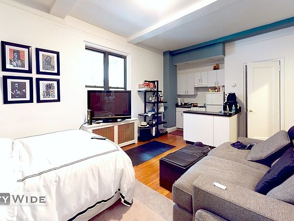 2nd image of 140 E 46th St #6W