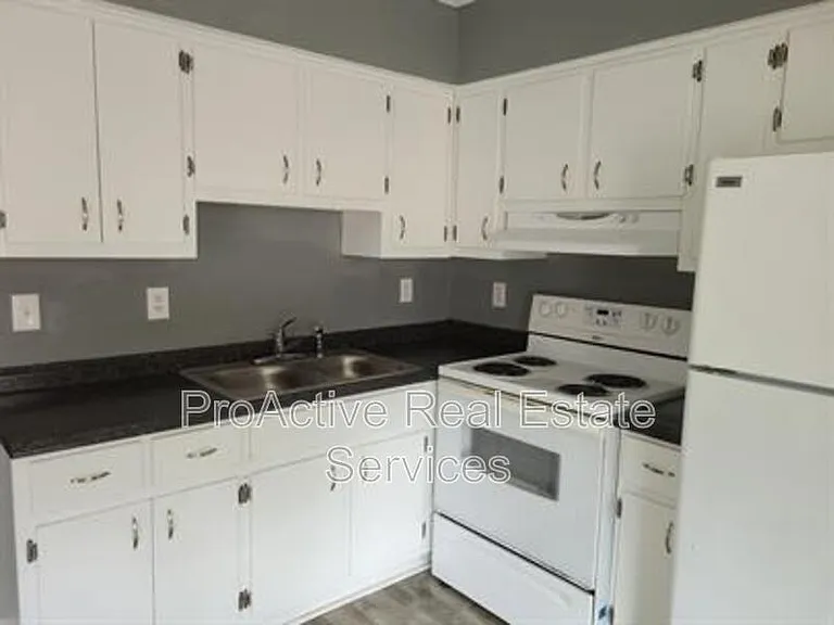 812 W 27th St #1 — Photo 5