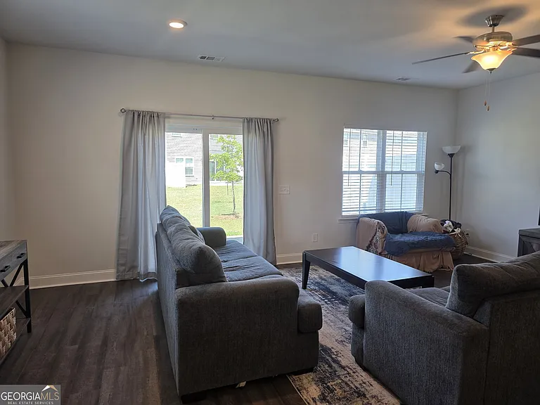 541 Governor Treutlen Cir — Photo 8