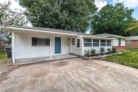 2nd image of 3349 Northmoor Ave