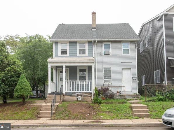 739 Spruce St, Bristol, PA 19007