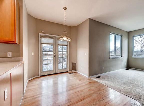 Kitchen- eat in by family room
