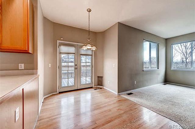 Kitchen- eat in by family room