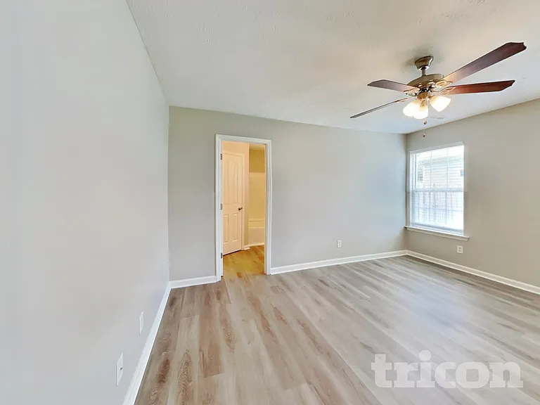 2121 Montgomery Ln — Photo 10