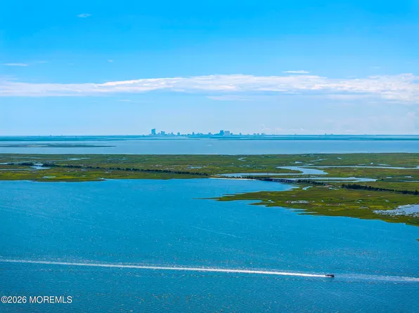 1131 S Green Street, Tuckerton, NJ 08087