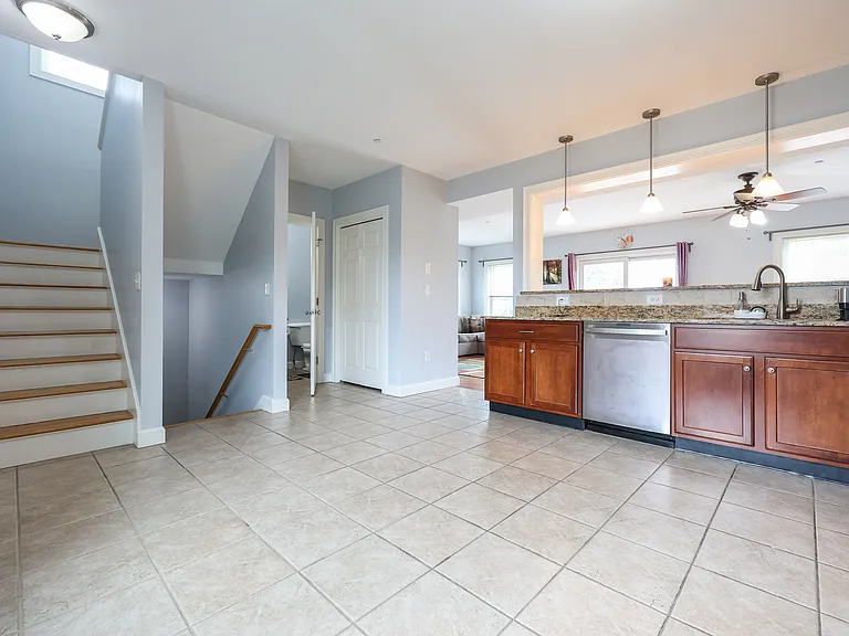 7 W Church St #4 — Photo 9