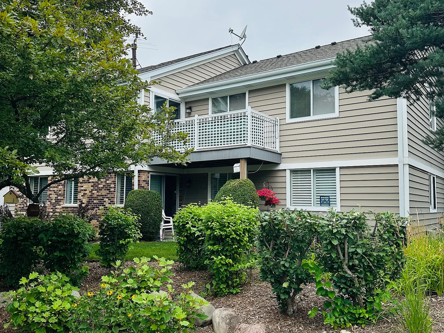 3 bed, 1495 sqft, $2,950 — Photo 1