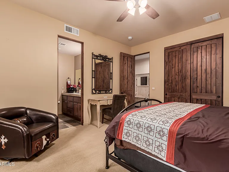 36138 N Summit Dr — Photo 43