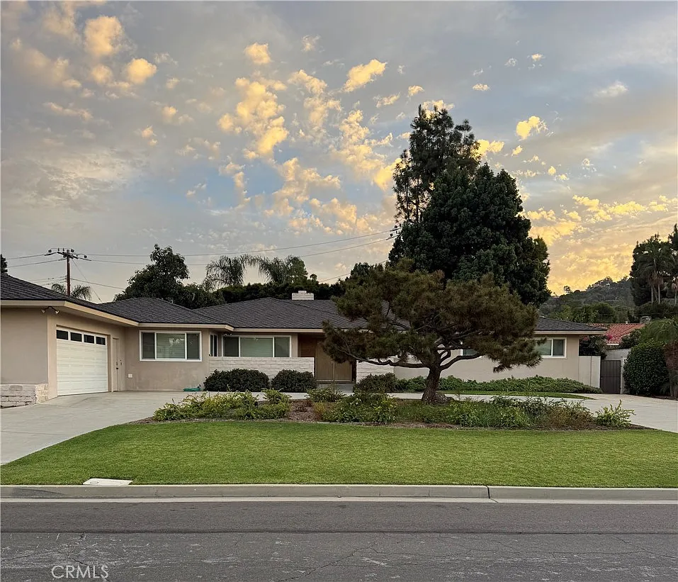 3 bed, 2305 sqft, $6,000 — Photo 1