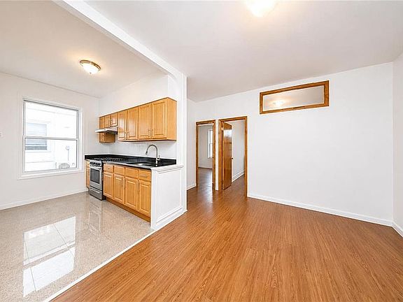 4th image of 2343 E 22nd St