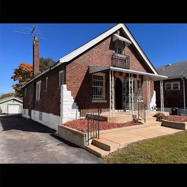 4625 Kossuth Ave