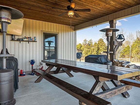 63rd image of 3001 Tulip Ln