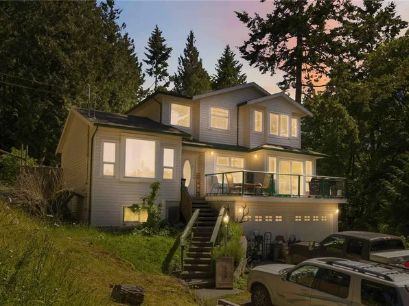 821 Seedtree Rd, Capital, BC V9Z 1C2