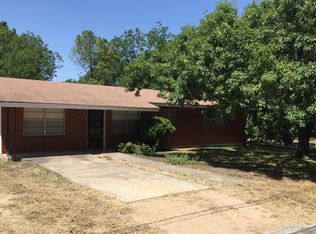 106 Shaw Ave, Fredericksburg, TX 78624