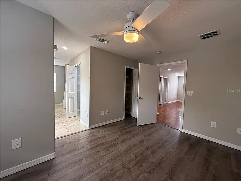 2907 W Chestnut St — Photo 16